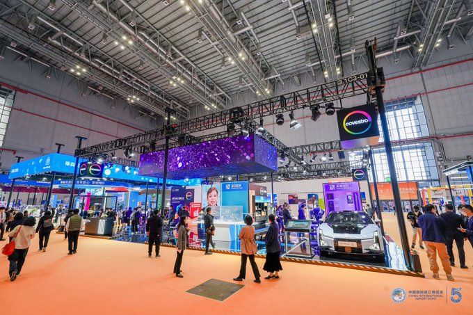 你找對(duì)人了嗎？專業(yè)團(tuán)隊(duì)在CIIE進(jìn)博會(huì)展位設(shè)計(jì)中的重要性