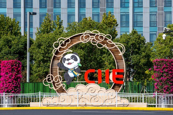 沉浸式體驗在進博會創(chuàng)新孵化專區(qū)展臺搭建設計中的效果