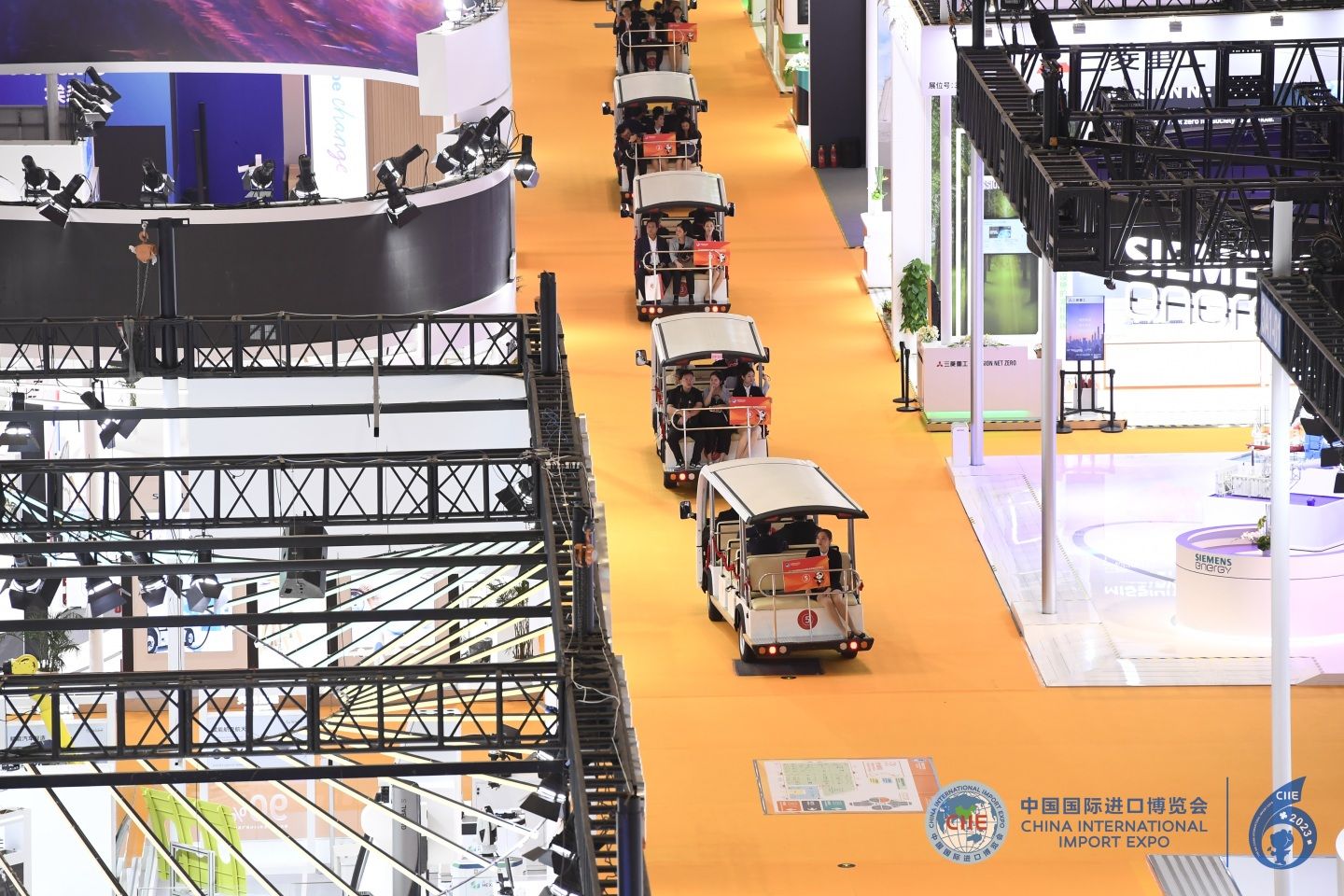 高效布展攻略：進(jìn)博會企業(yè)商業(yè)展展會設(shè)計搭建全流程揭秘  