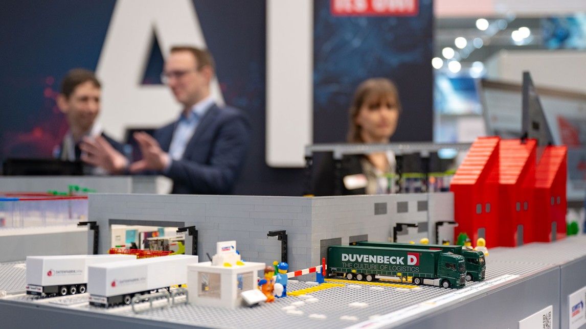 企業(yè)如何高效選擇國外展會并完成展臺展覽搭建