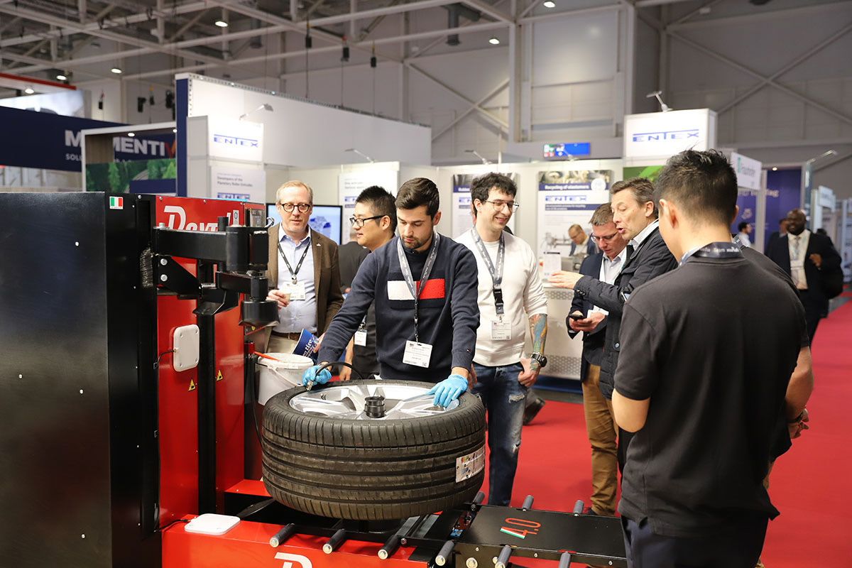 適合參加德國(guó)漢諾威輪胎技術(shù)展的企業(yè)類(lèi)型及展臺(tái)搭建的關(guān)鍵因素