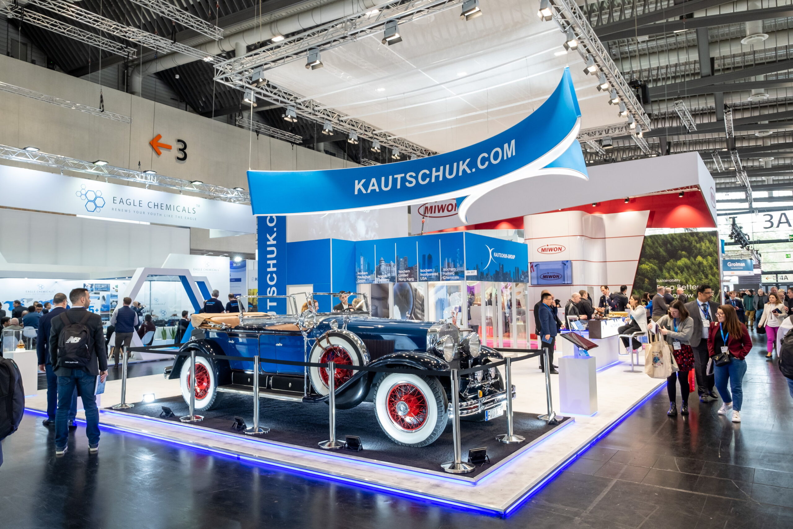 展臺設計搭建中的屏幕使用技巧及優(yōu)化策略